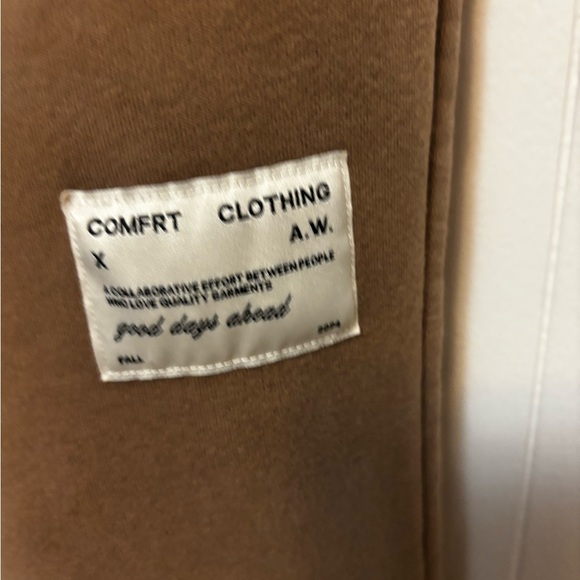 Affirmation Straight Leg
Sweatpants in Teddy - Picture 5 of 8